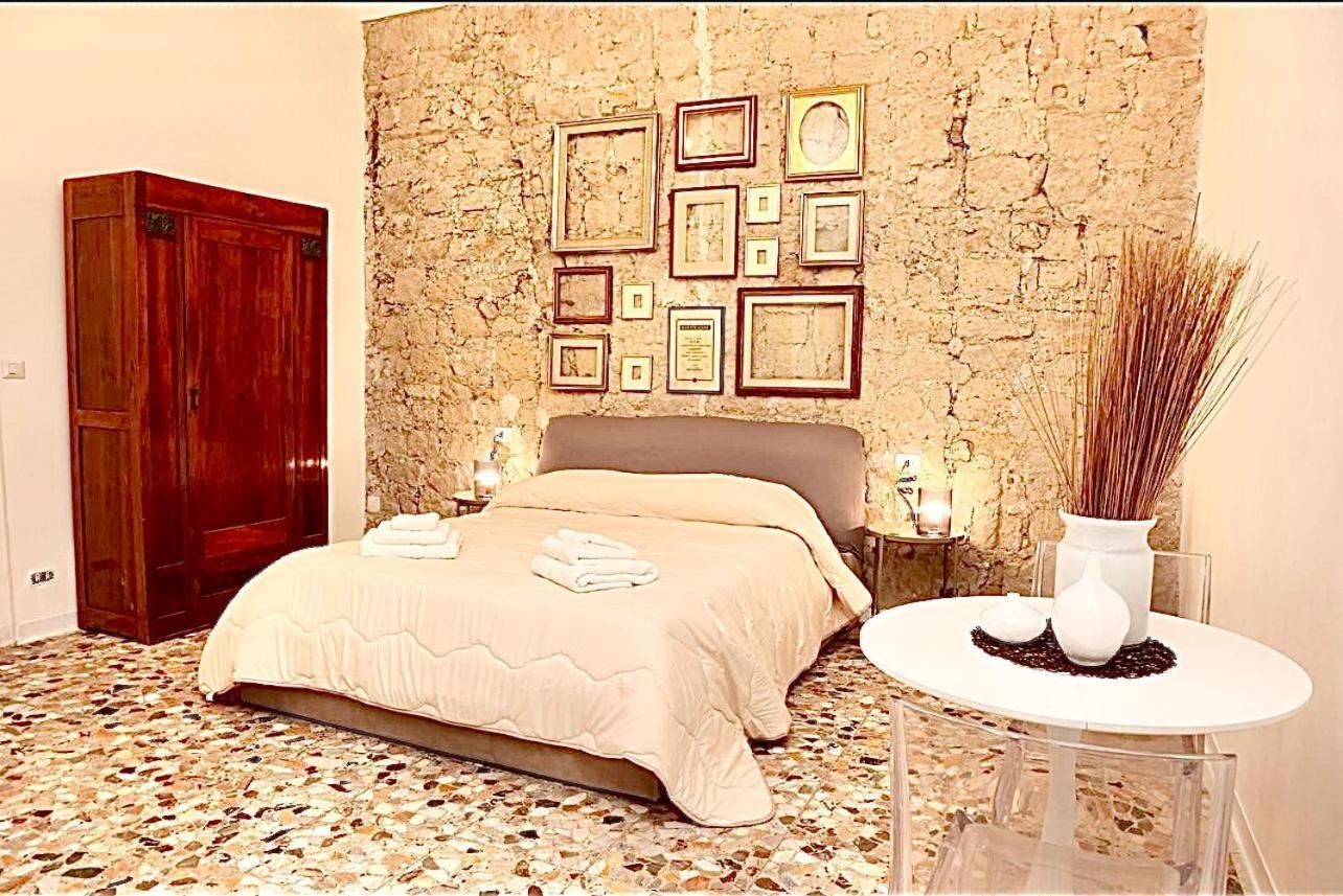 נאפולי Bethel Come Casa Apartments מראה חיצוני תמונה
